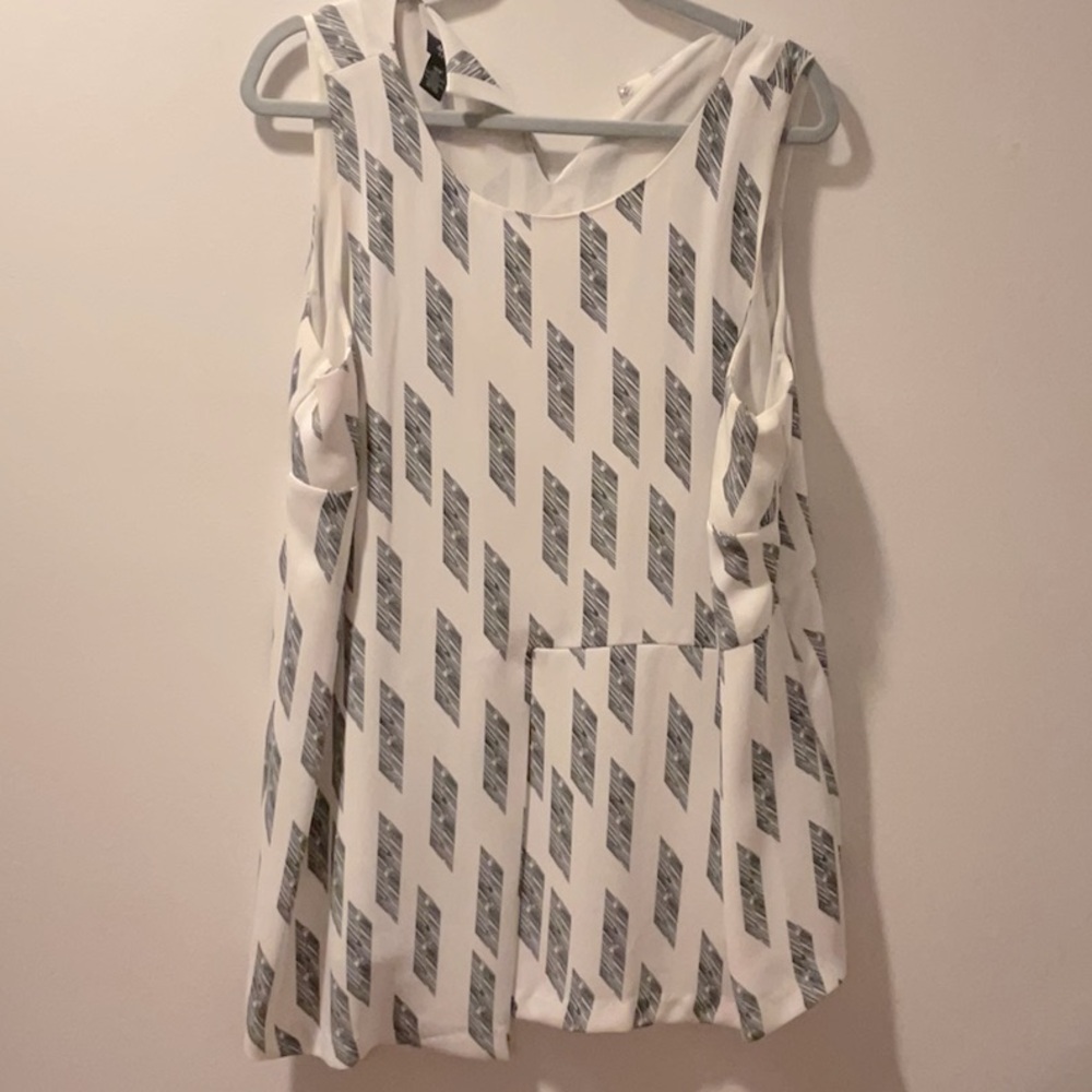 Sleeveless blouse